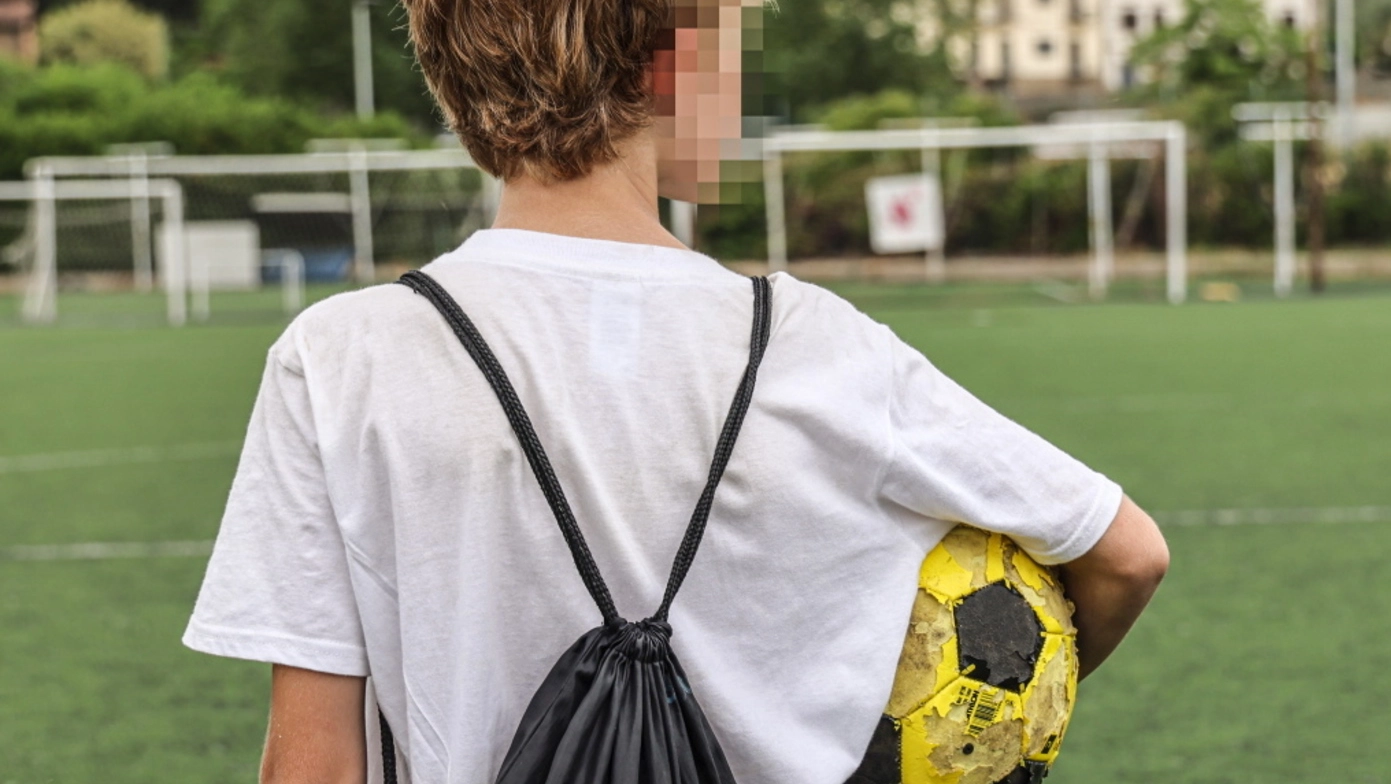 "Parenti troppo tifosi: mio figlio escluso dalla squadra di calcio"