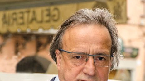 Ultimati gli interventi alla rotatoria: "Una miglioria per la viabilità e per la sicurezza di mezzi e pedoni" Ultimati gli interventi alla rotatoria: "Una miglioria per la viabilità e per la sicurezza di mezzi e pedoni"