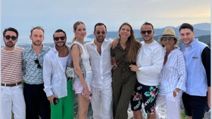 Al centro la super influencer Chiara Ferragni in visita alle cave