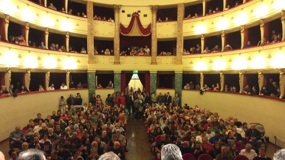 Il teatro Persio Flacco di Volterra gremito per il caso Smith