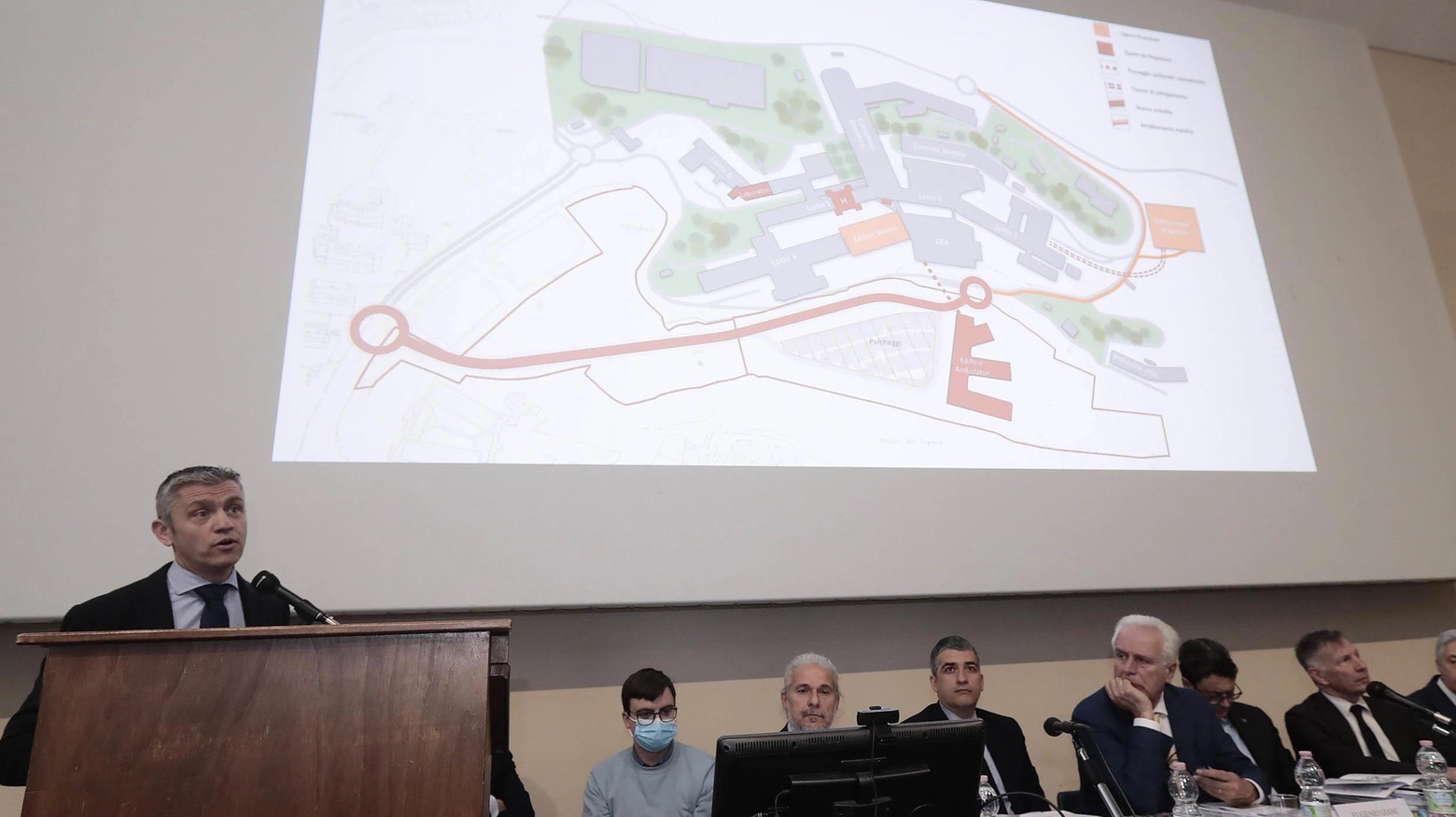 Policlinico diviso per Aree, le unità operative si aggregano Policlinico diviso per Aree, le unità operative si aggregano