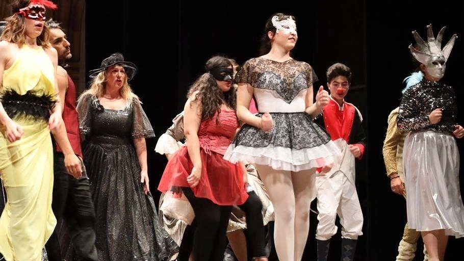Tutti in scena. Nove spettacoli per la ’Riapertura’ Tutti in scena. Nove spettacoli per la ’Riapertura’