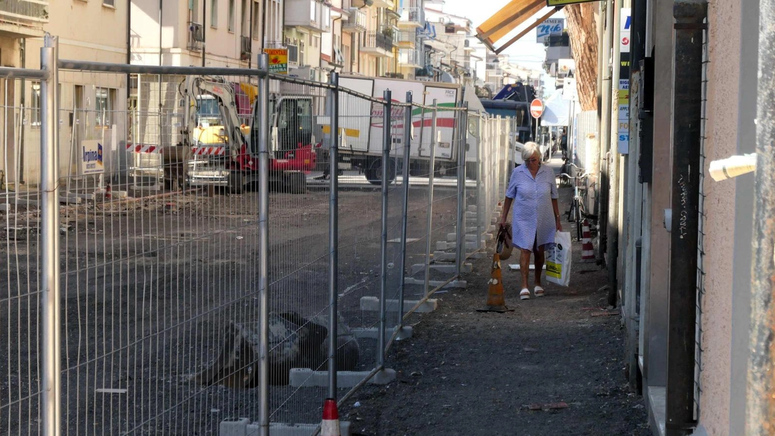 Via Mazzini, cantiere in stand by: "Abbiamo dovuto aspettare che Gaia mandasse il suo tecnico" Via Mazzini, cantiere in stand by: "Abbiamo dovuto aspettare che Gaia mandasse il suo tecnico"