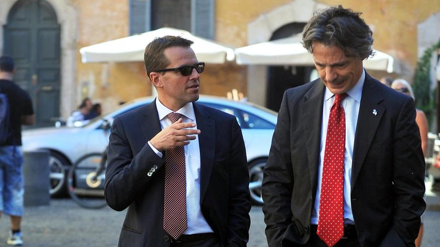 L’ex presidente di Banca Mps Giuseppe Mussari con David Rossi a Roma