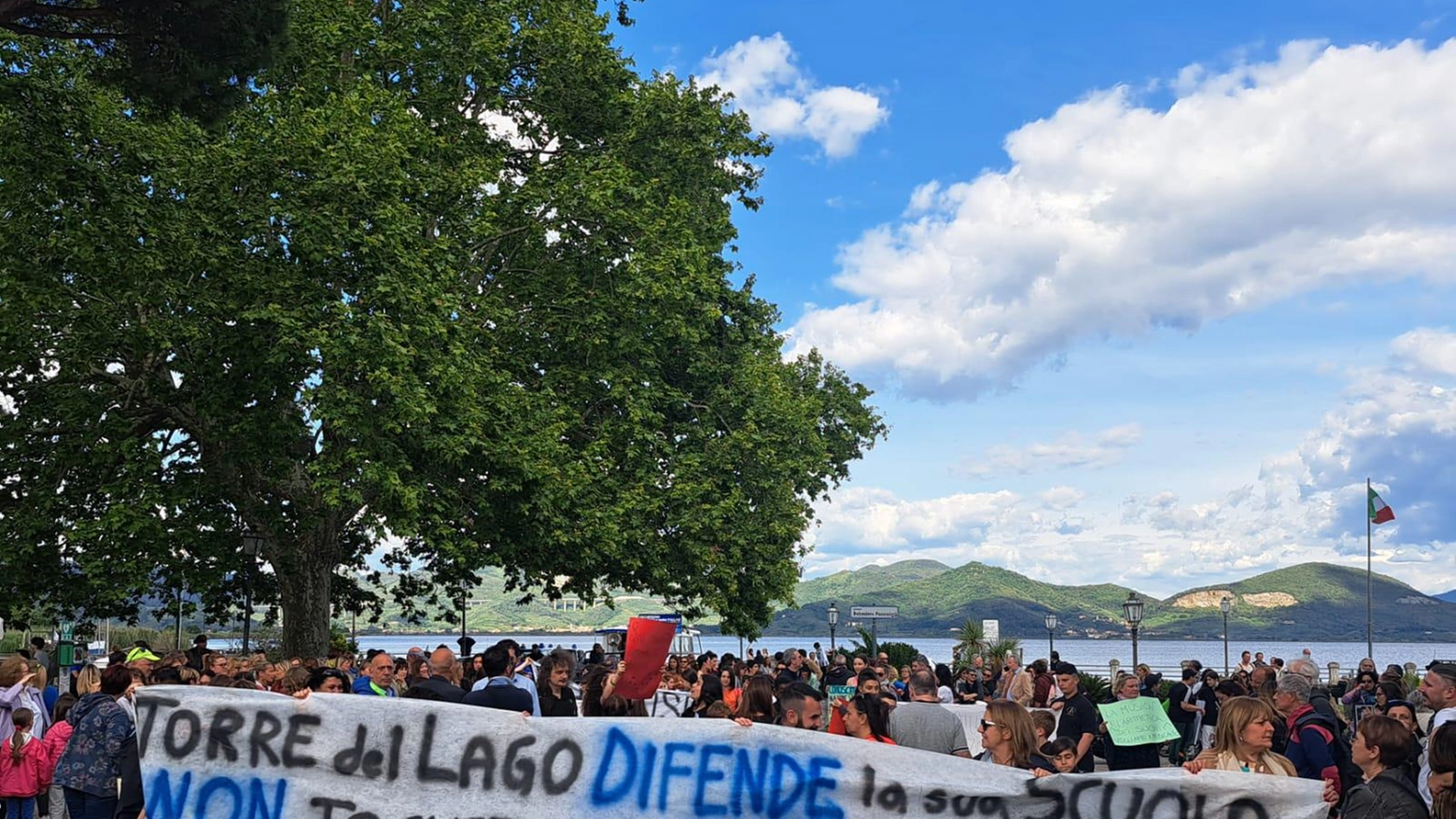 "Non chiudete l’indirizzo musicale"  Domani il flash mob nelle scuole  In aula gli artisti del Pucciniano