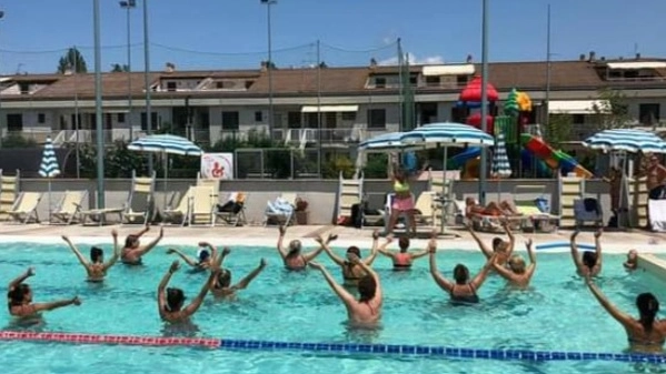 La piscina del centro sportivo di Luni Mare