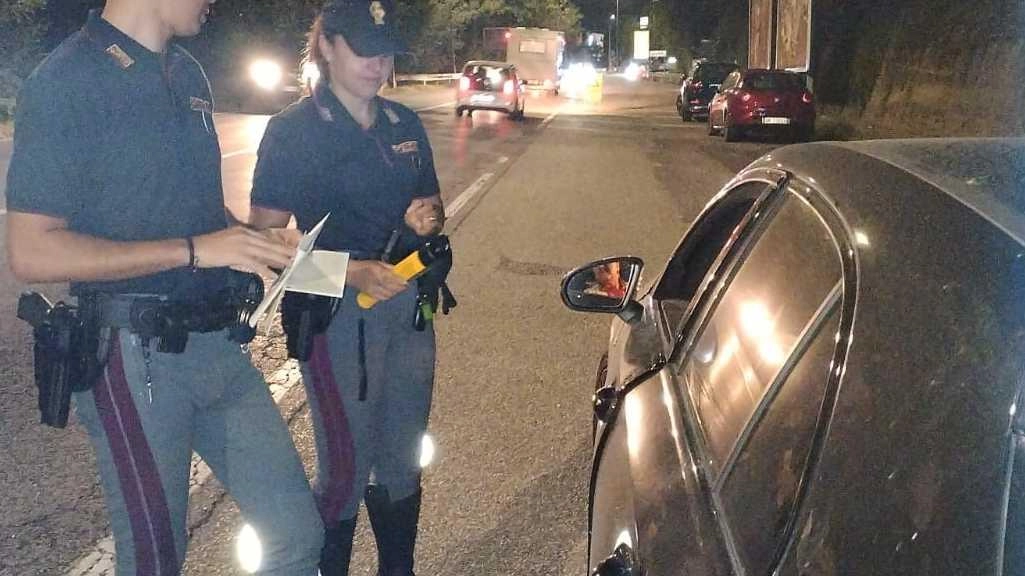 Guida in stato di ebbrezza. Denuncia e patente ritirata