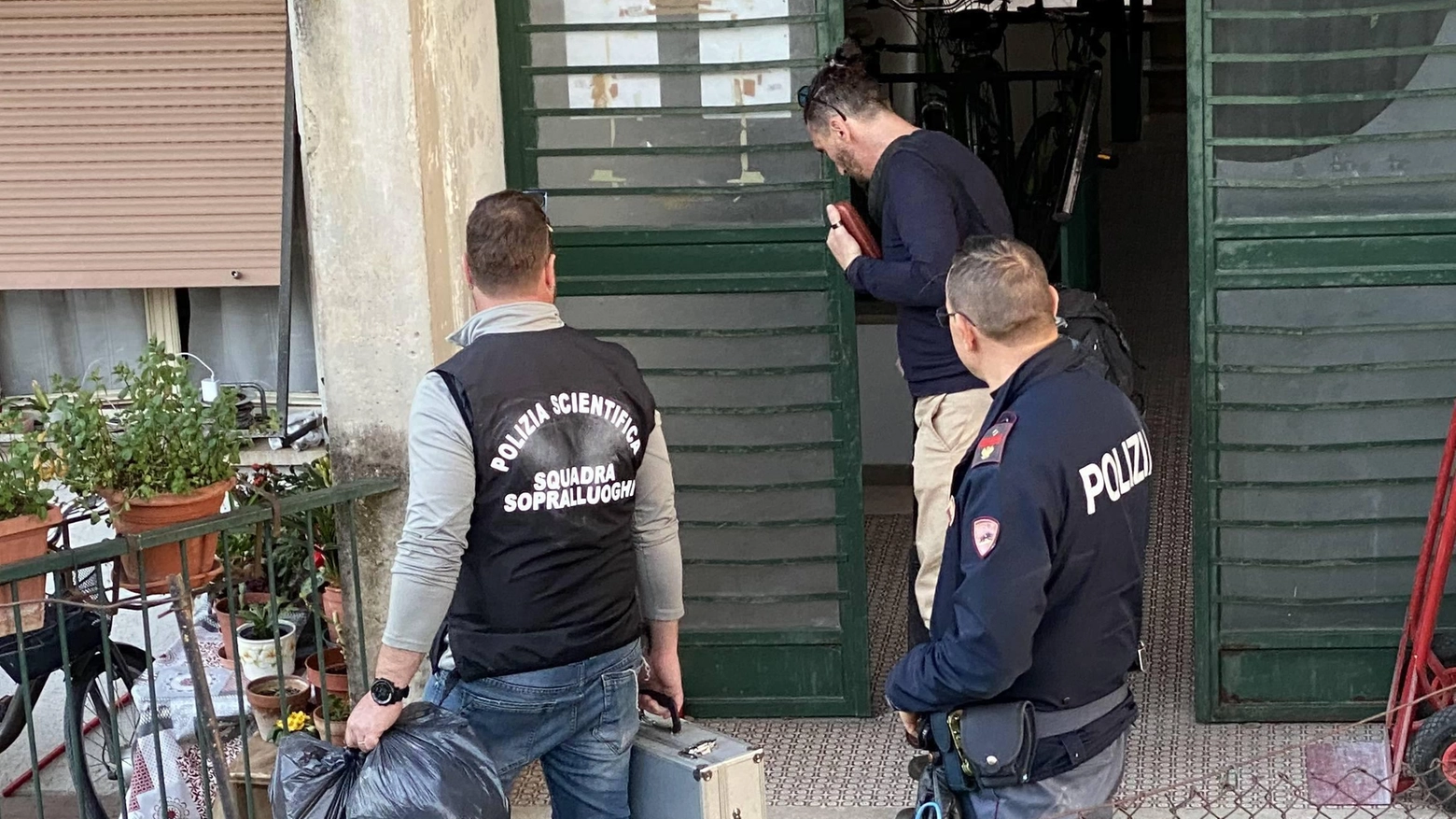 "Quelle grida disperate di aiuto"  Il racconto dei vicini di casa  Tra terrore e certezza della tragedia