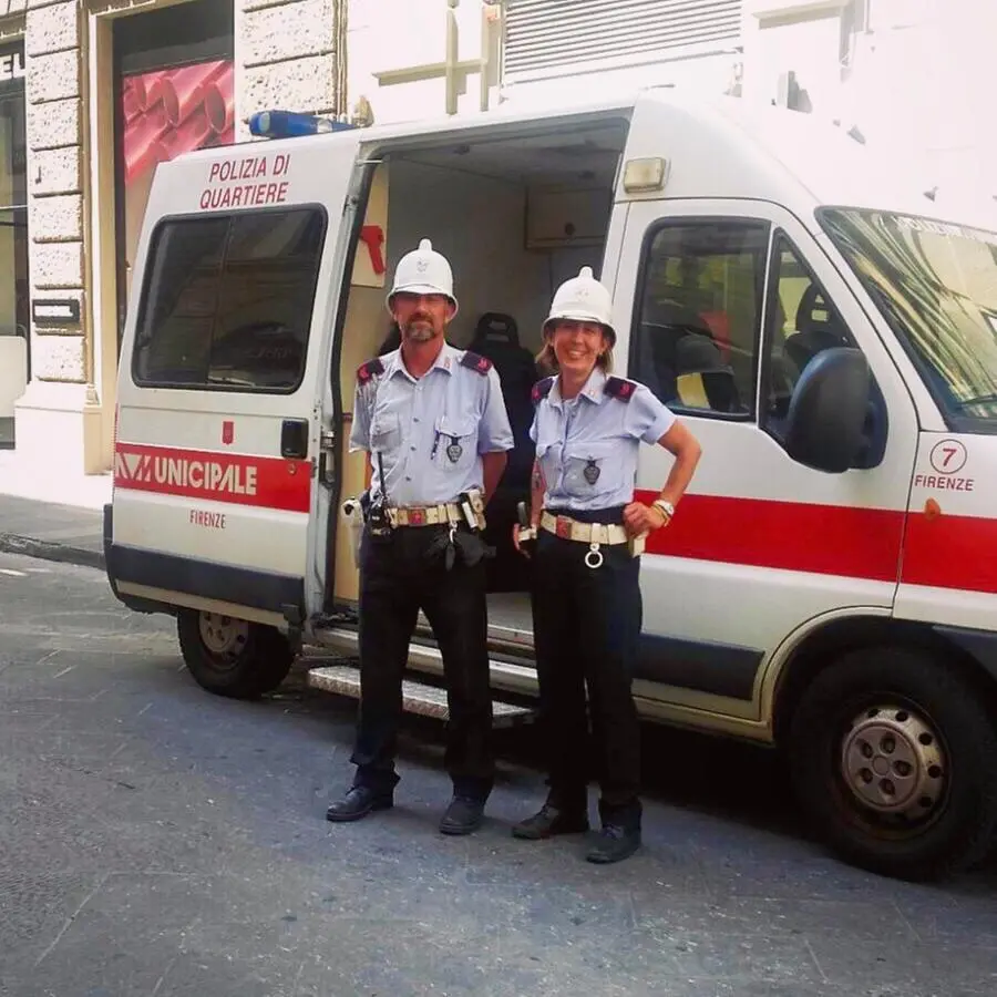 Guidavano senza patente uno scooter rubato: denunciati