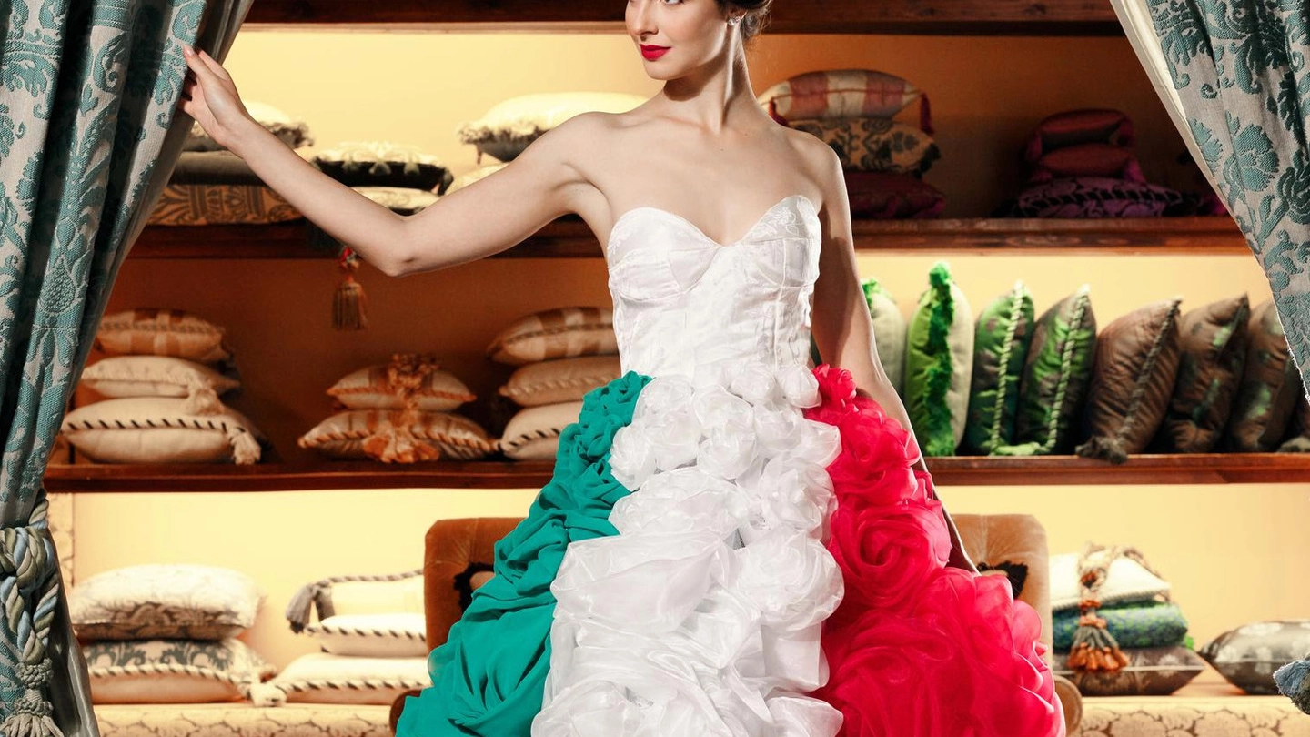 L'abito "Florentia", tricolore in omaggio all'Italia