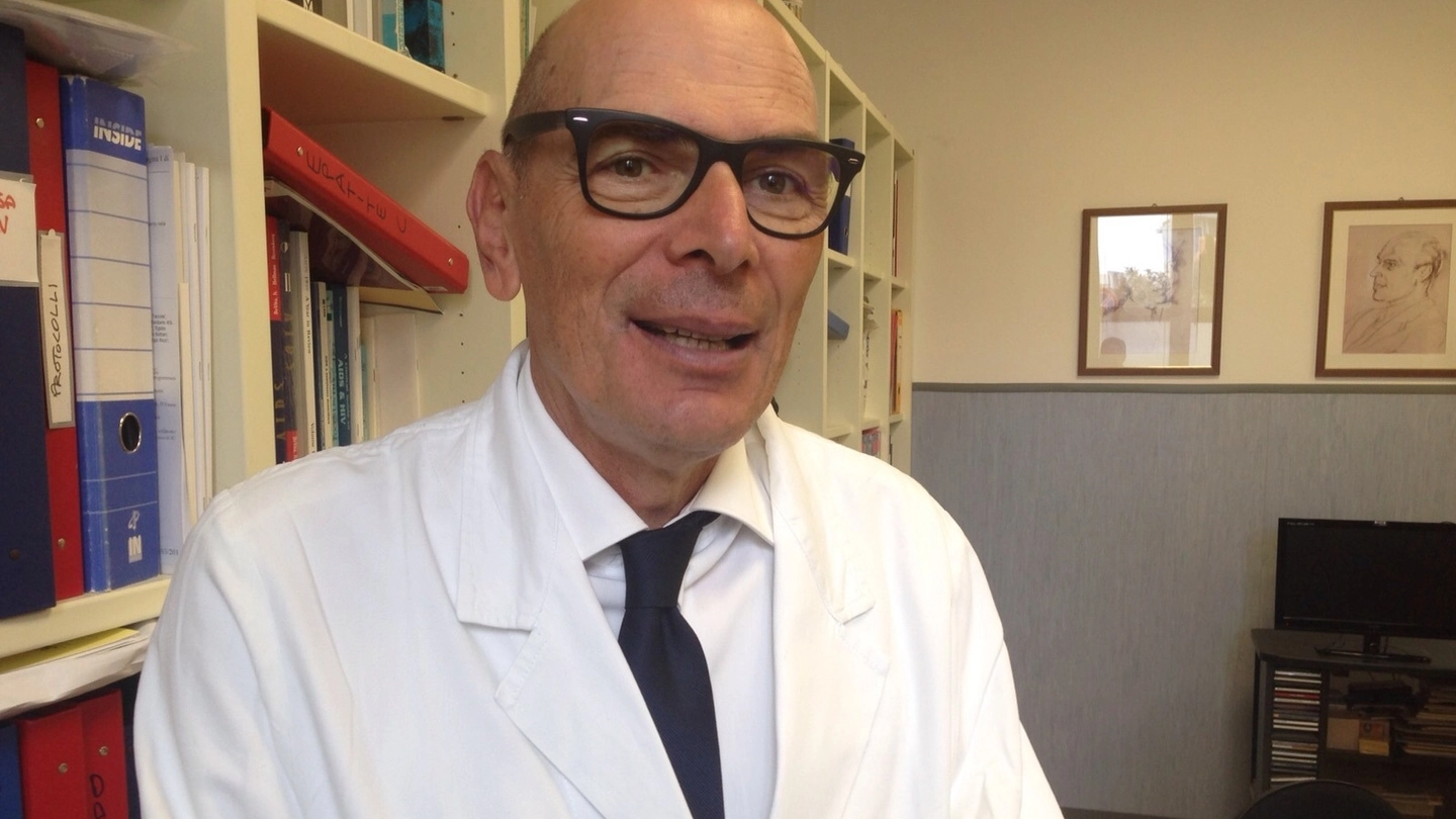 Il professor Francesco Menichetti, direttore dell’Unità operativa di Malattie infettive