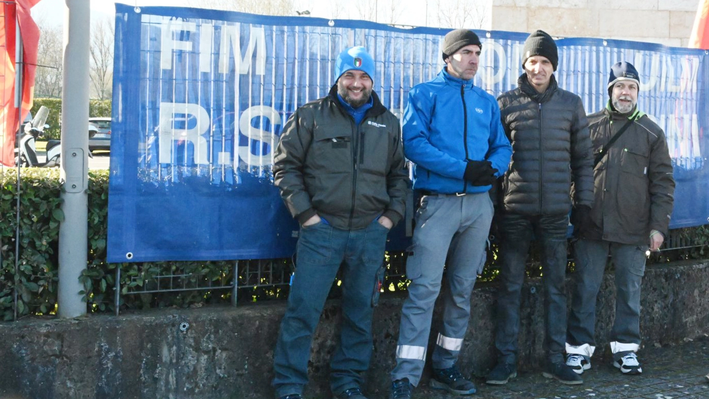 Una recente protesta dei dipendenti Koerber (ex Perini) di Mugnano (Alcide)