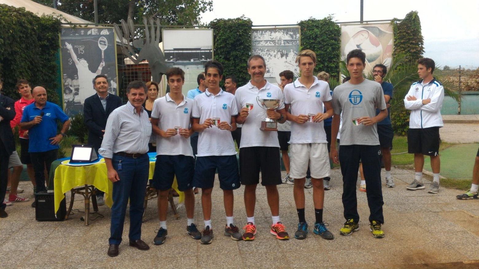 La squadra maschile del Tc Prato under 16