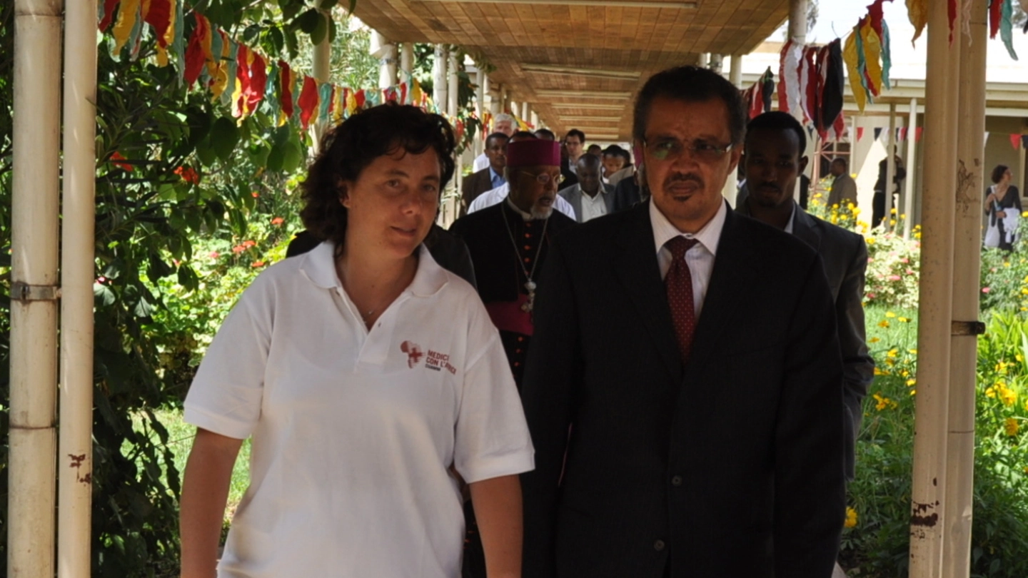 La dottoressa Trivelli a Wolisso (Etiopia) con il direttore dell’Oms, Tedros Adhanom