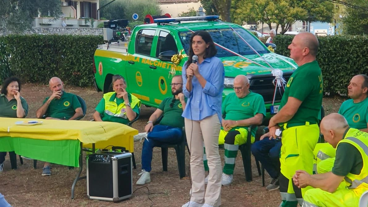 Lotta agli incendi. La Racchetta inaugura un nuovo mezzo Lotta agli incendi. La Racchetta inaugura un nuovo mezzo