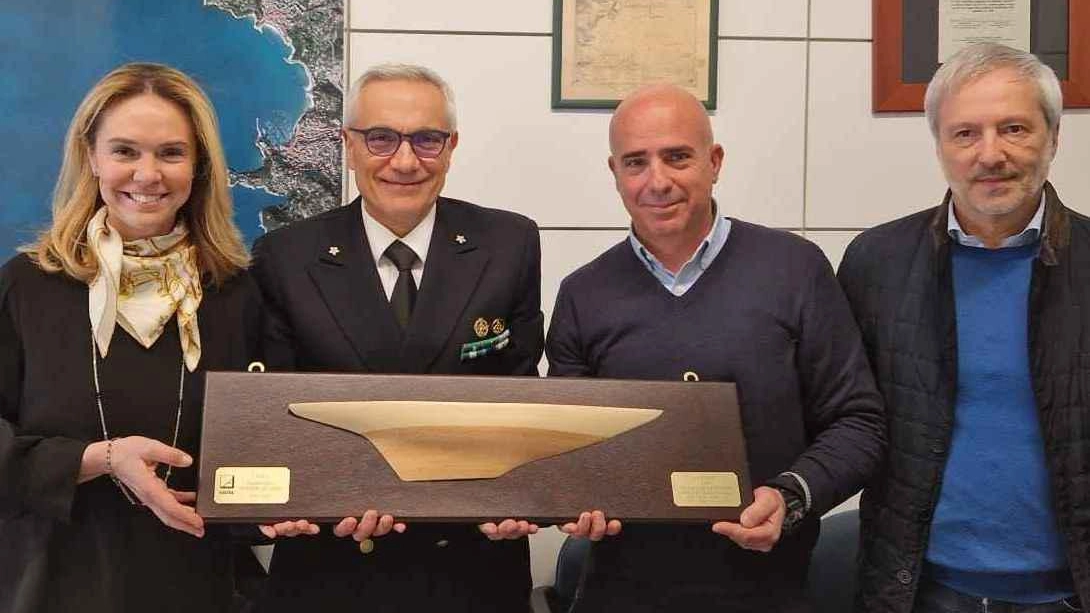 Viaggio nella nostra storia  Il Cisita dona alla Marina  riproduzione del ’Candida’