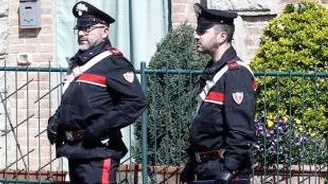 I  carabinieri davanti alla casa del dramma