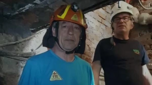 I volontari della protezione civile nelle terre alluvionate dell’Emilia I volontari della protezione civile nelle terre alluvionate dell’Emilia