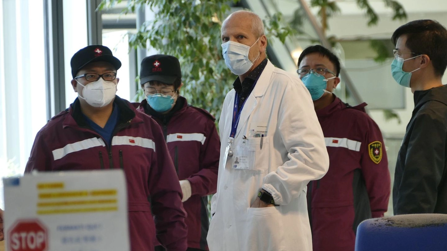 I medici cinesi in visita all'ospedale di Prato (foto Gianni Attalmi)