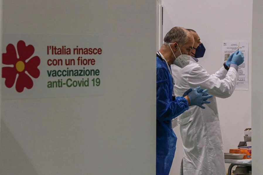 Un hub vaccinale (foto Germogli)