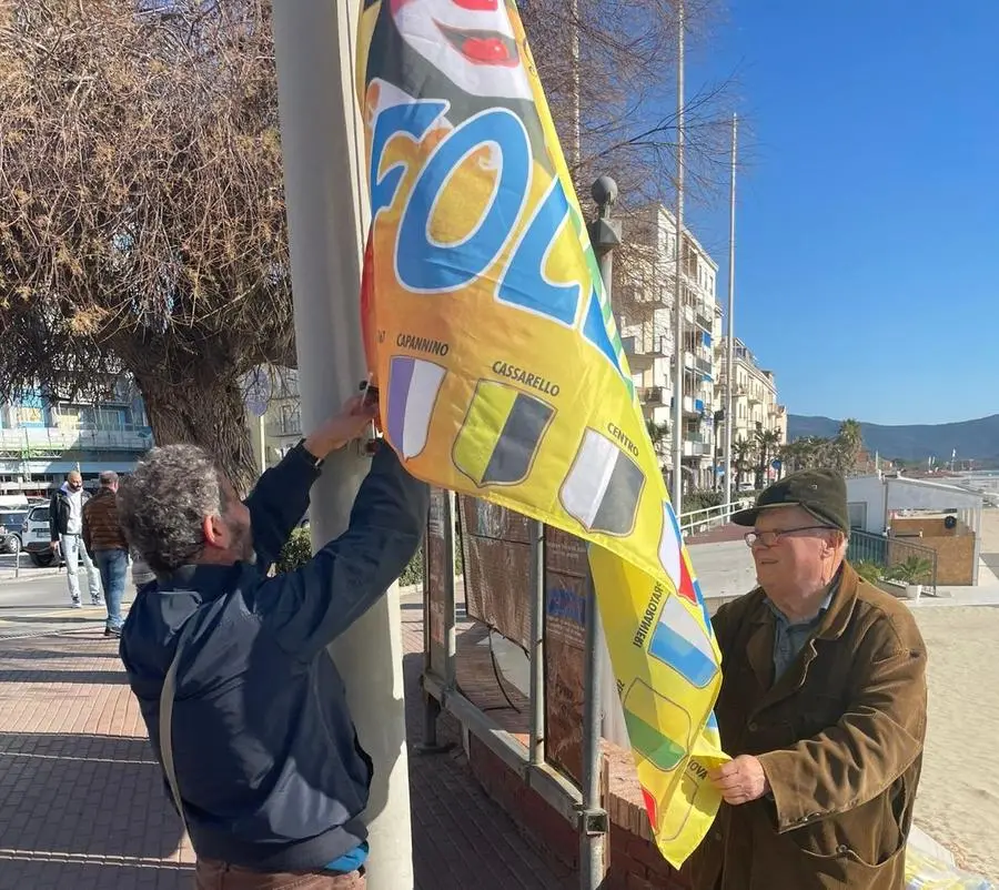 Issata a piazza a Mare la bandiera del Carnevale