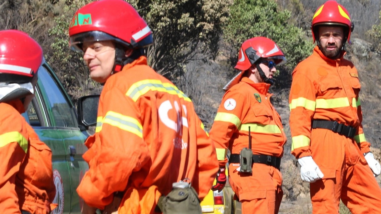 Tantissimi i vigili del fuoco  e i volontari  che nel settembre scorso  si sono adoperati  per domare l’incendio sul Monte Pisano 