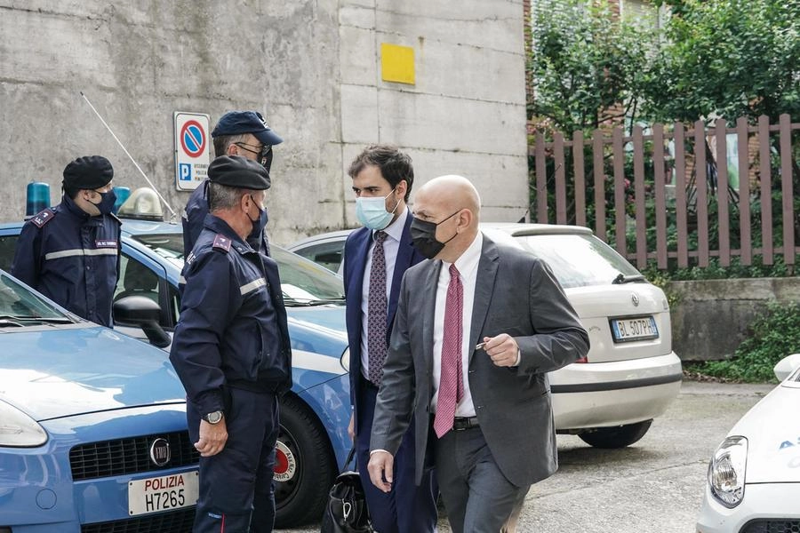 L'arrivo in carcere degli avvocati
