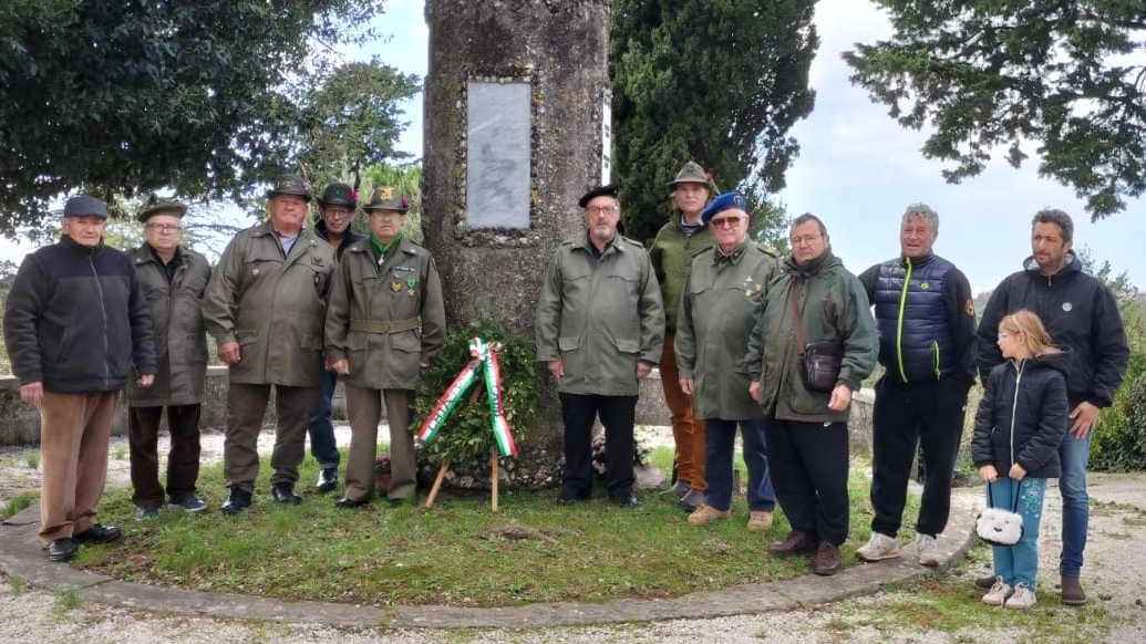 Ricordo ai caduti con l’associazione Anget. Corona e alzabandiera Ricordo ai caduti con l’associazione Anget. Corona e alzabandiera
