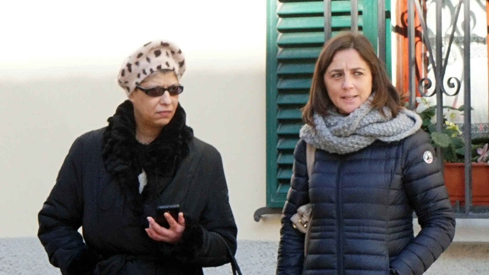 A sinistra Marinova Bodgani Vesselinova con l'avvocato Benedetta Berardinelli (Castellani)