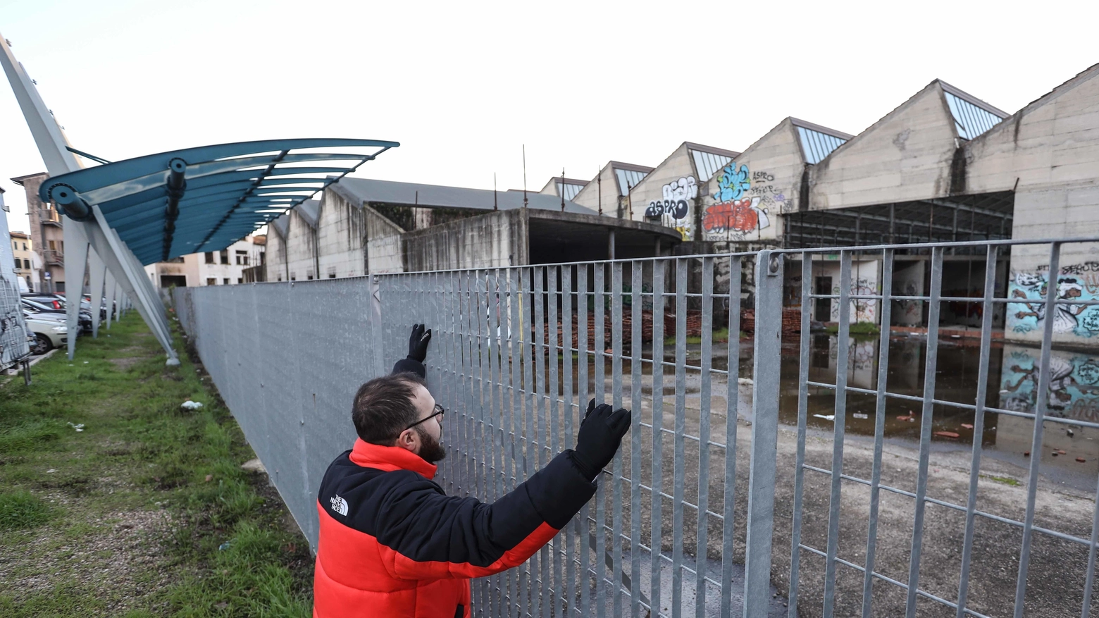 La rinascita dell’ex Meccanotessile Spazio giovani, ludoteca e giardino "Un’oasi nel centro del quartiere" La rinascita dell’ex Meccanotessile Spazio giovani, ludoteca e giardino "Un’oasi nel centro del quartiere"