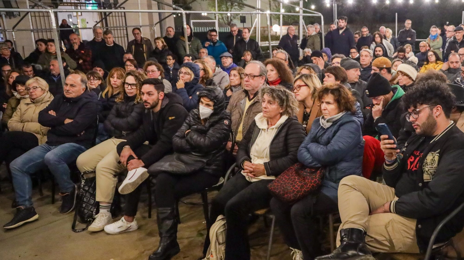 San Piero a Ponti riunita. Faccia a faccia fra sindaci e cittadini: "Ora interventi concreti" San Piero a Ponti riunita. Faccia a faccia fra sindaci e cittadini: "Ora interventi concreti"
