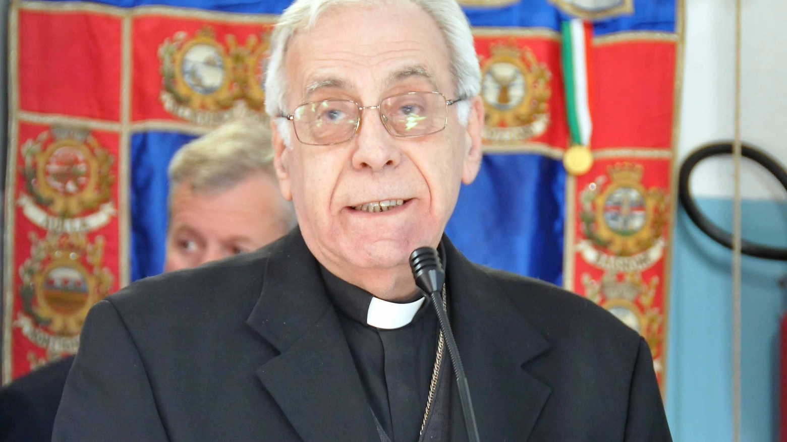 Il vescovo Santucci