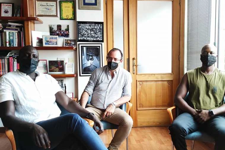 Mamadou Fall, il sindaco di Follonica Andrea Benini e Amdy Dieng Serigne