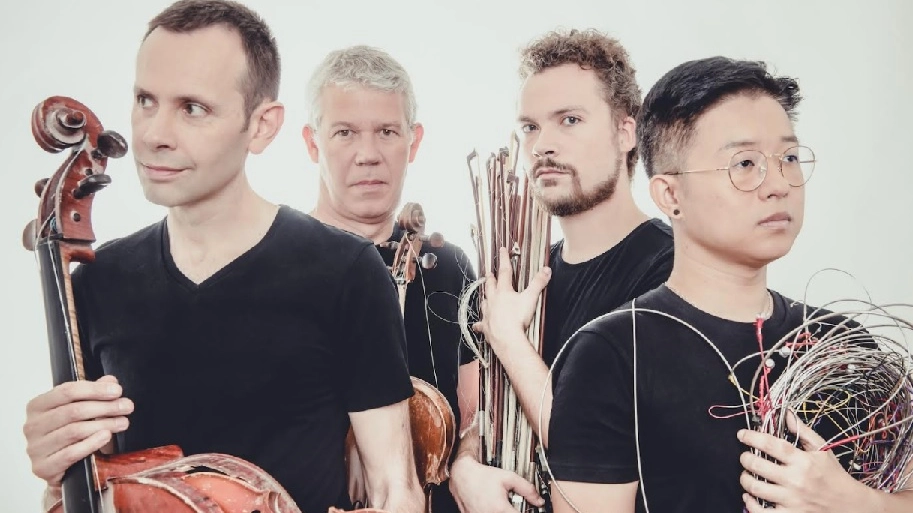 Il Quator Diotima. Nato al Conservatorio di Parigi il quartetto francese è richiesto in tutto il mondo Il Quator Diotima. Nato al Conservatorio di Parigi il quartetto francese è richiesto in tutto il mondo