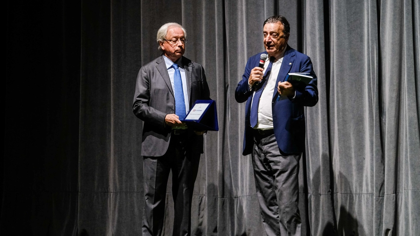 Il soprintendente Chiarot e il direttore de La Nazione, Francesco Carrassi (NewPressphoto)