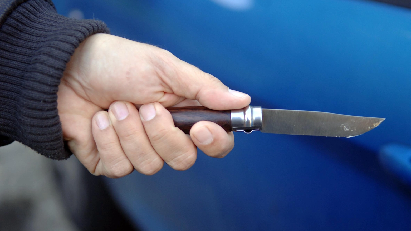 Un coltello Un coltello