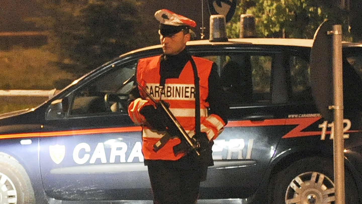 I carabinieri impegnati nel pattugliamento del territorio. A sera in città ma soprattutto a Massarosa ladri in azione
