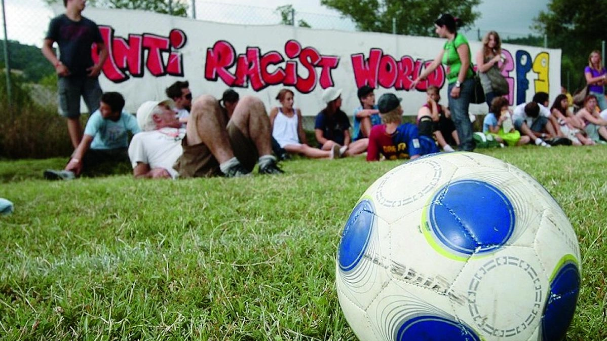 No al razzismo nel calcio