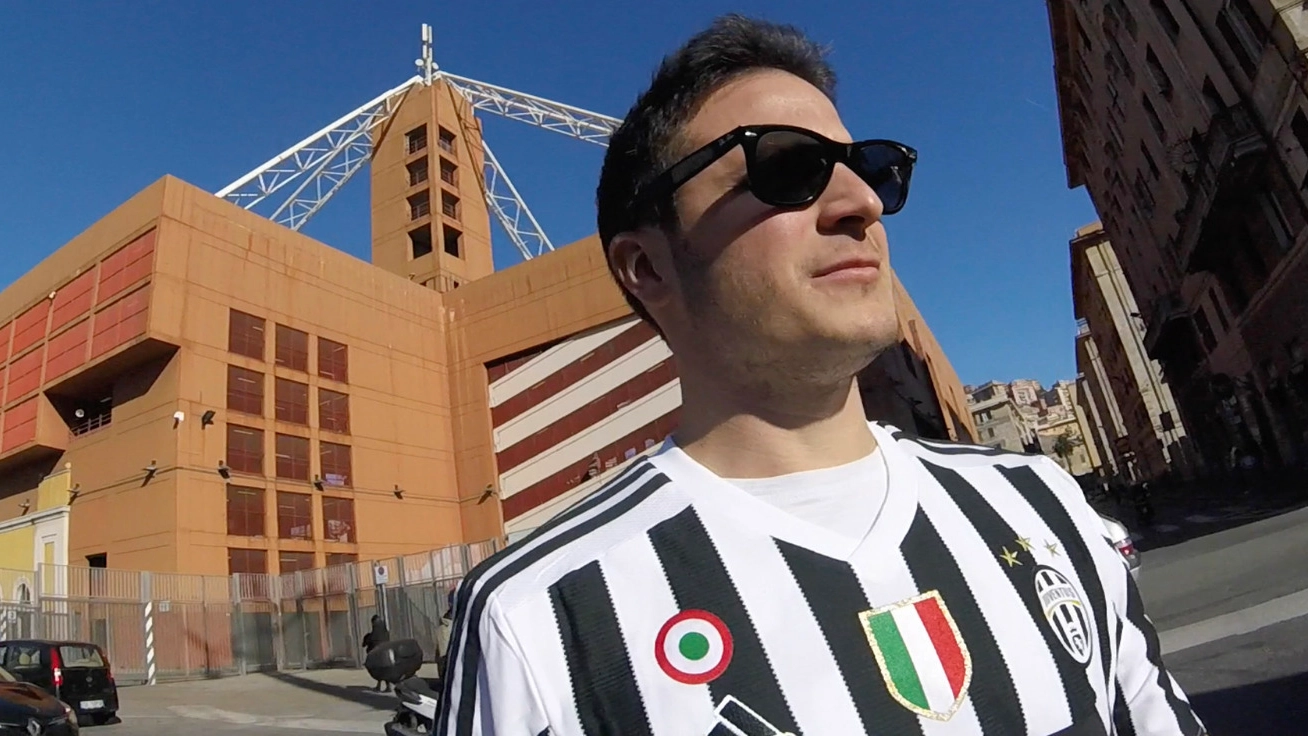 Giacomo Carolei, 30 anni, con la maglia della Juventus a Genova