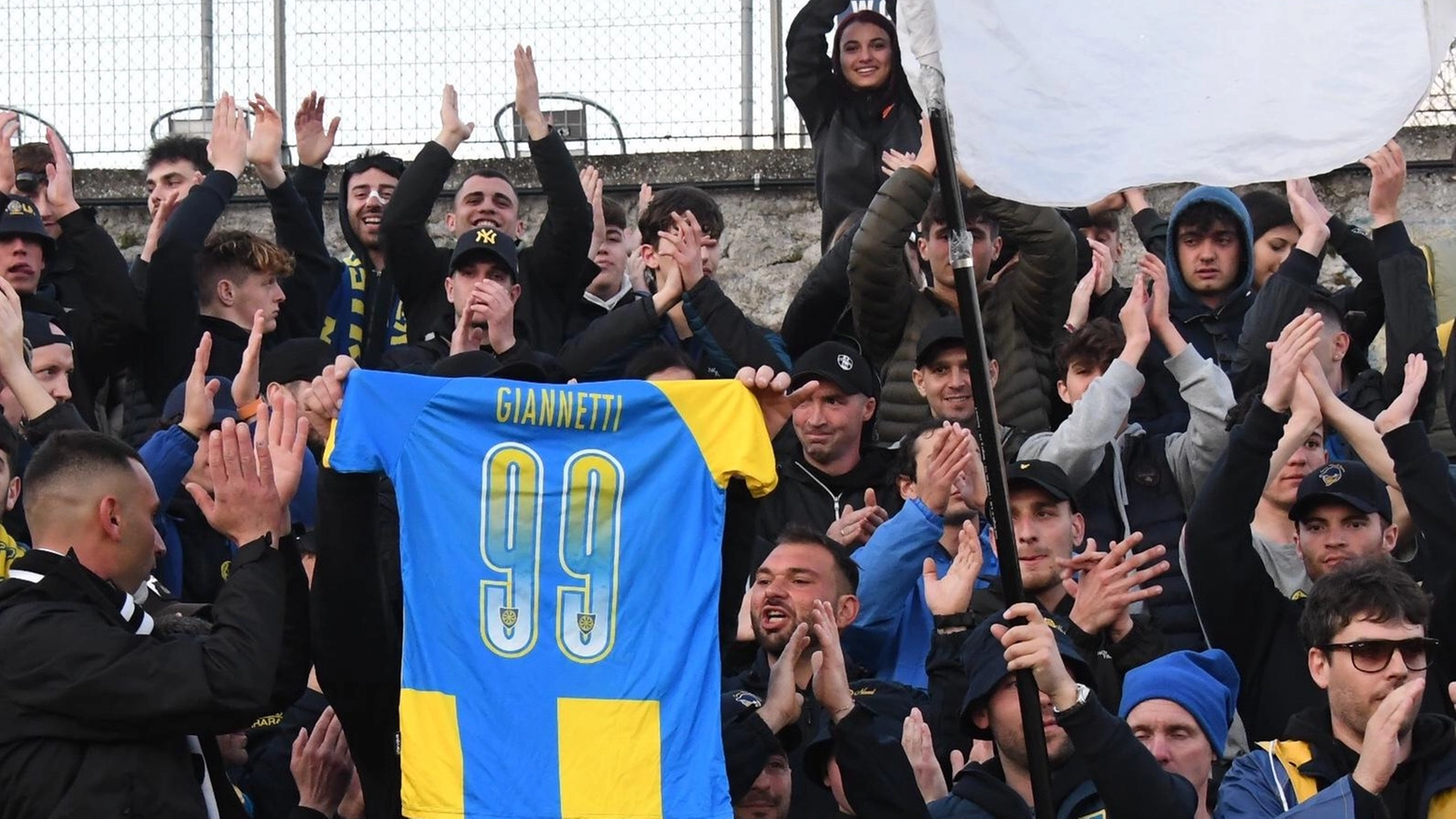 Carrarese, slittano le date dei playoff  Gli azzurri di Dal Canto entreranno in gioco nel secondo turno (allo stadio dei Marmi) che si disputerà domenica 14 maggio