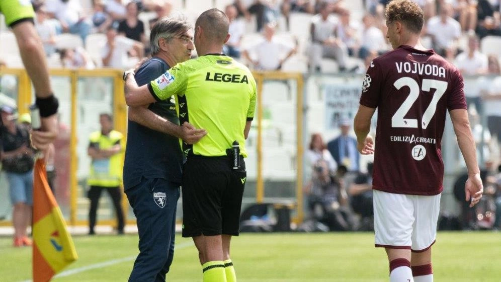 Insulti razzisti, il Picco paga dazio Settore Distinti chiuso una giornata Anche la multa per lancio di oggetti Insulti razzisti, il Picco paga dazio Settore Distinti chiuso una giornata Anche la multa per lancio di oggetti