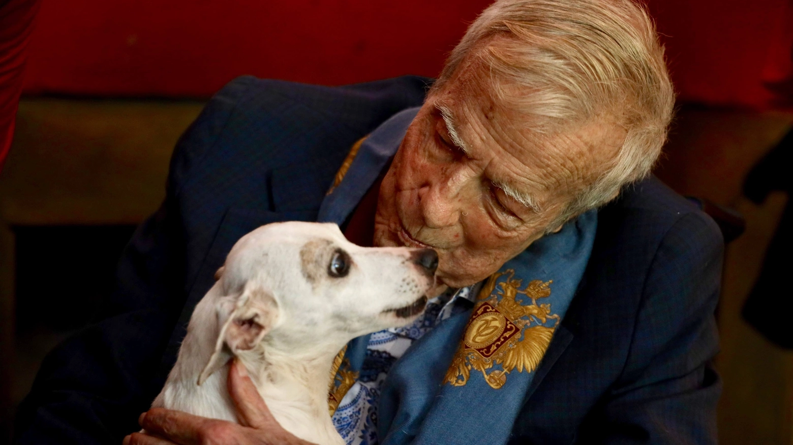 Franco Zeffirelli con uno dei suoi amati cani (Gianluca Moggi /New Press Photo)