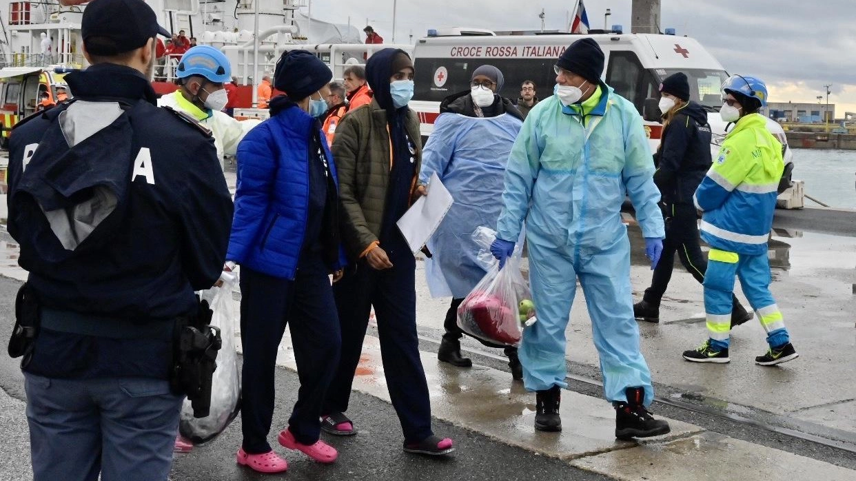 Migranti dentro l’ex Creaf Tutti contro l’ipotesi Giani "La Regione non sa cosa fare" Migranti dentro l’ex Creaf Tutti contro l’ipotesi Giani "La Regione non sa cosa fare"