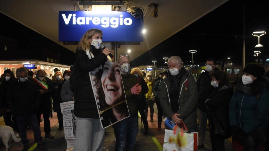 Strage ferroviaria di Viareggio, presidio dei familiari delle vittime