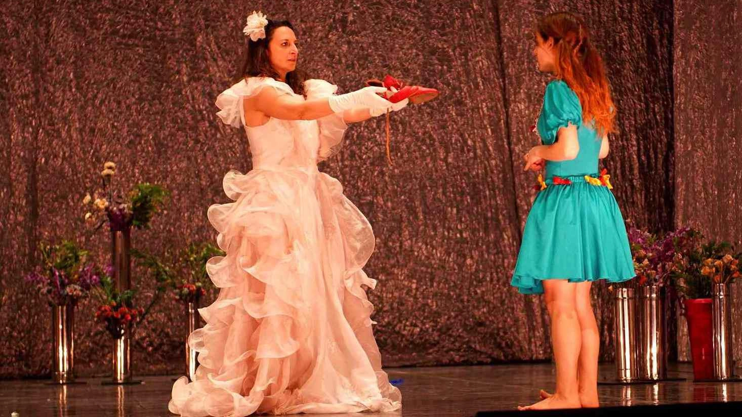 Danzando con le ’Scarpette rotte’ Al Politeama anteprima regionale Danzando con le ’Scarpette rotte’ Al Politeama anteprima regionale