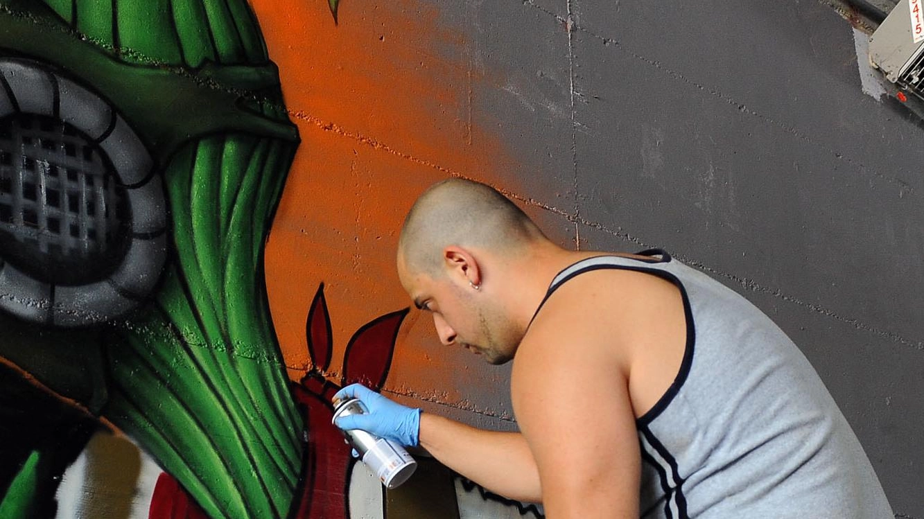 Sottopassi in stile "Street Art" Molte le idee presentate dai writer Hell Boy cancella la firma spray Sottopassi in stile "Street Art" Molte le idee presentate dai writer Hell Boy cancella la firma spray