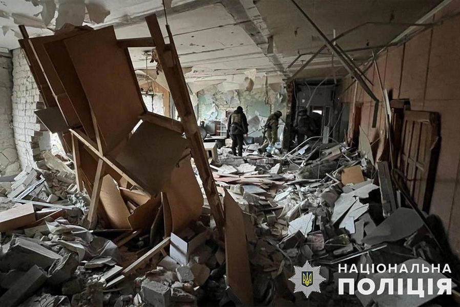 Bombardamenti nella regione di Donetsk, in Ucraina (Ansa)
