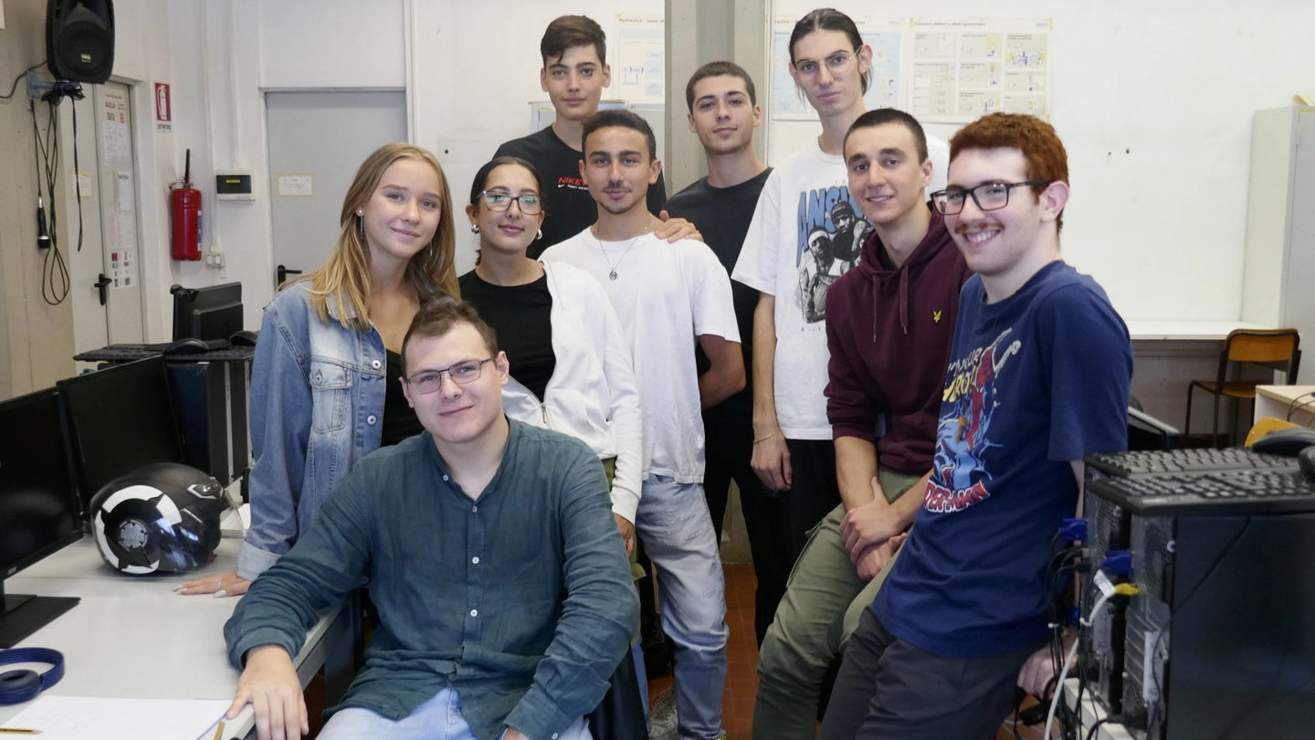 Gli studenti del Buzzi intercettati dalle aziende già prima del diploma Gli studenti del Buzzi intercettati dalle aziende già prima del diploma