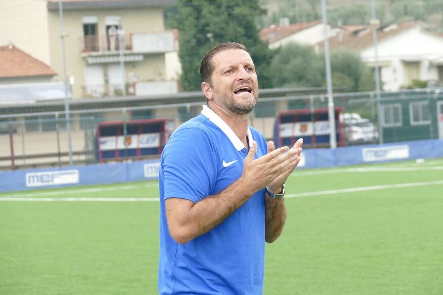 Il tecnico Pagliuca (foto Attalmi)