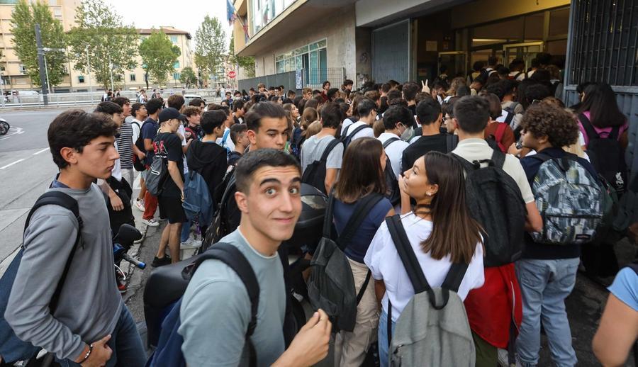 Accorpamenti, in Toscana 30 scuole a rischio. "Chiusure, è solo l’inizio"